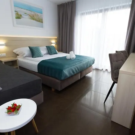 Akwamaryn グジボボ