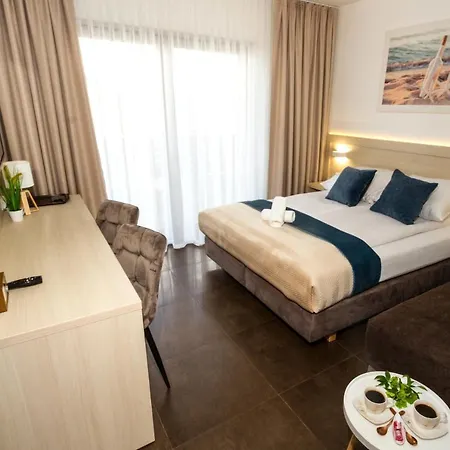 ホームステイ Akwamaryn グジボボ