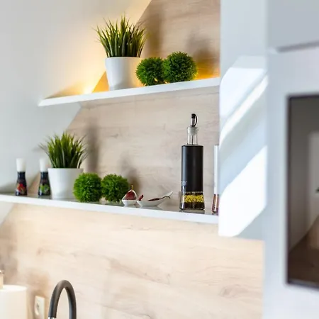 Akwamaryn グジボボ